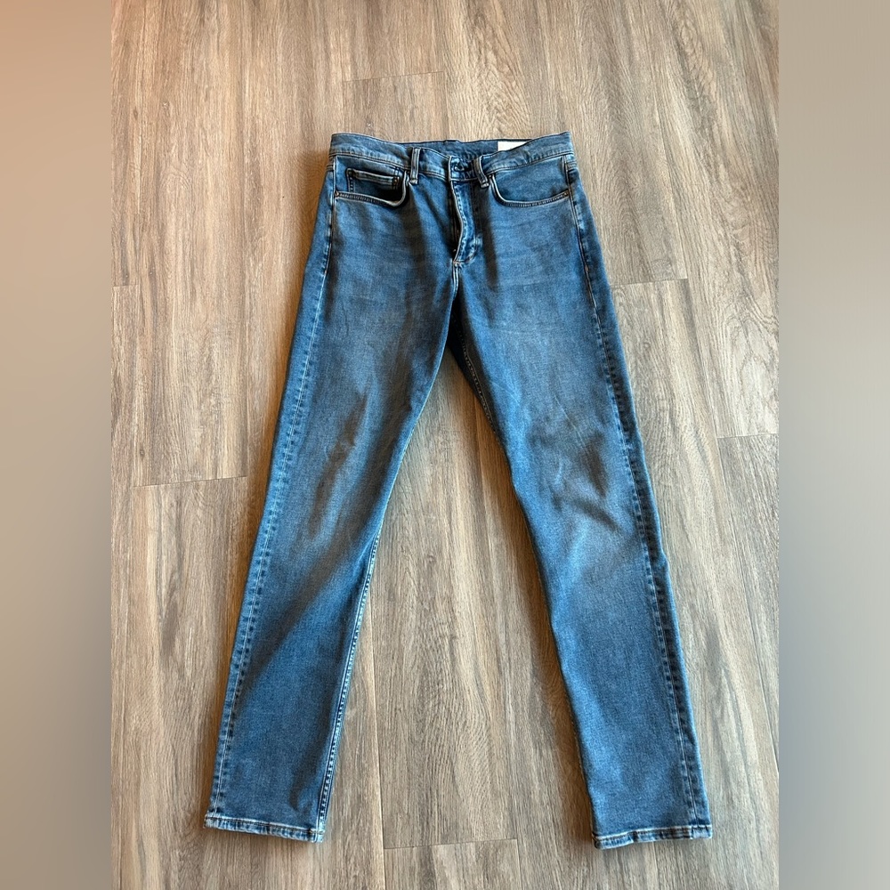 Rag & Bone Fit 2 (slim) Jeans 32/32 medium blue color in like-new condition.